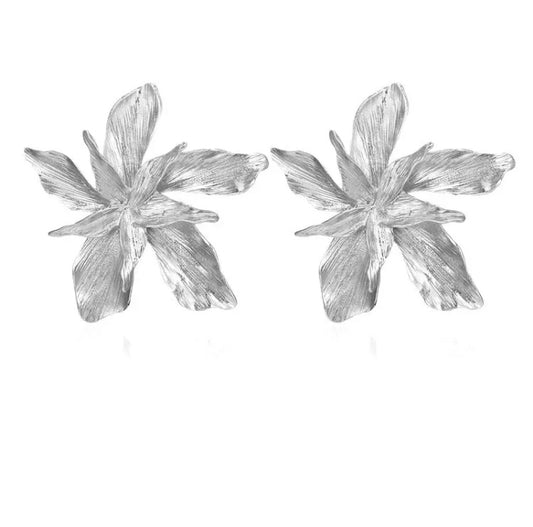 Silver flower bloom earrings