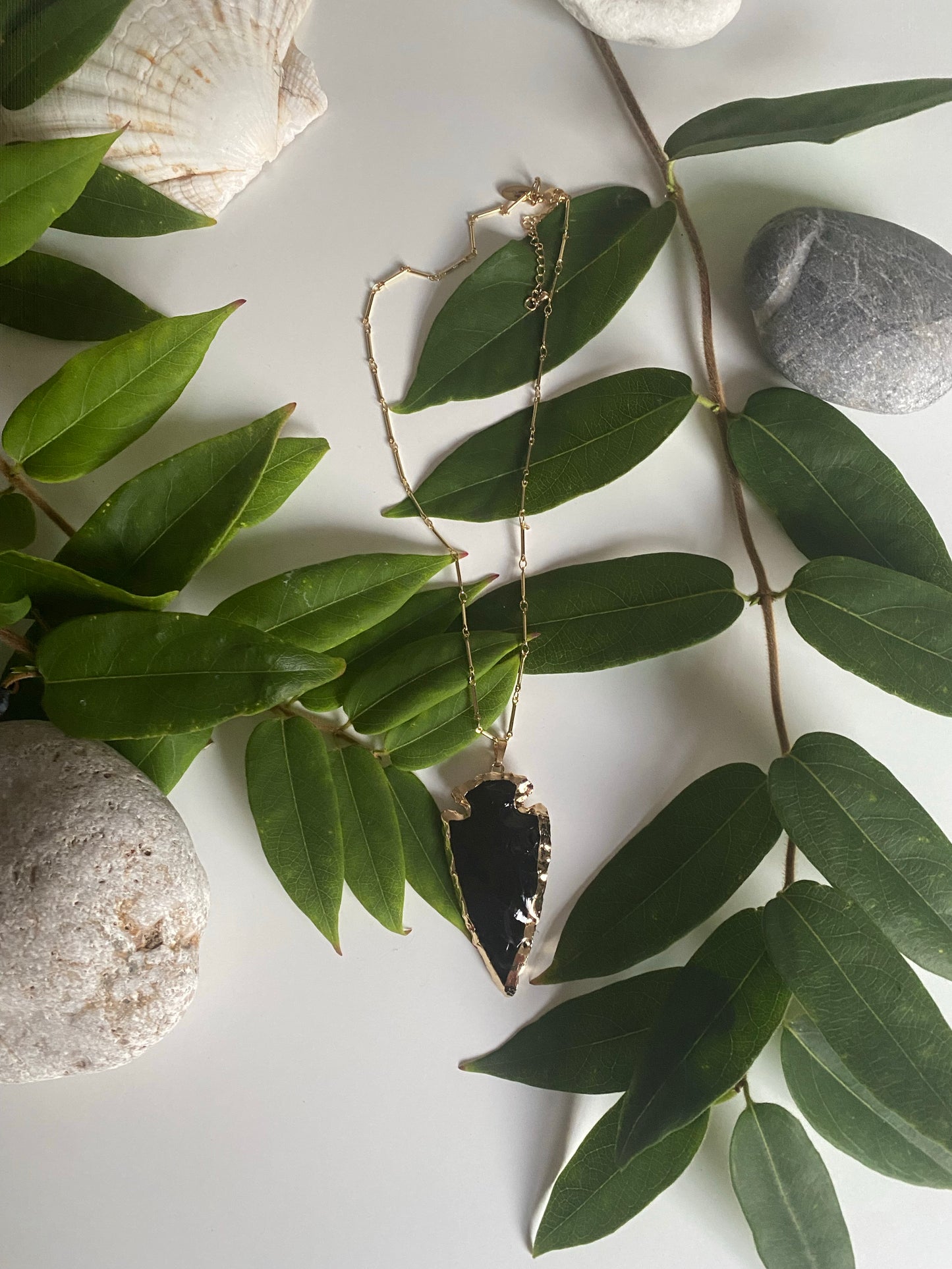 Black obsidian arrow gold necklace