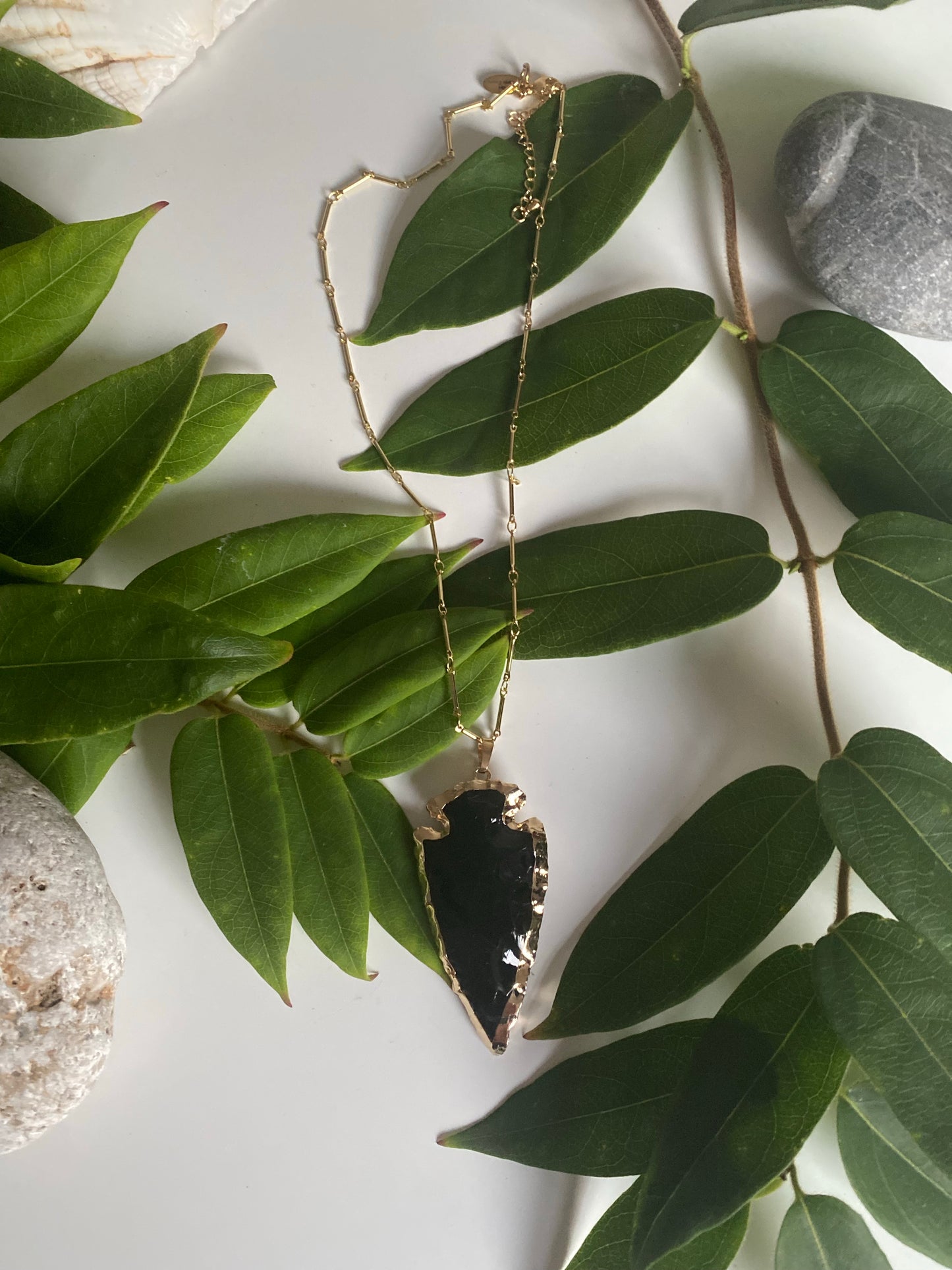 Black obsidian arrow gold necklace